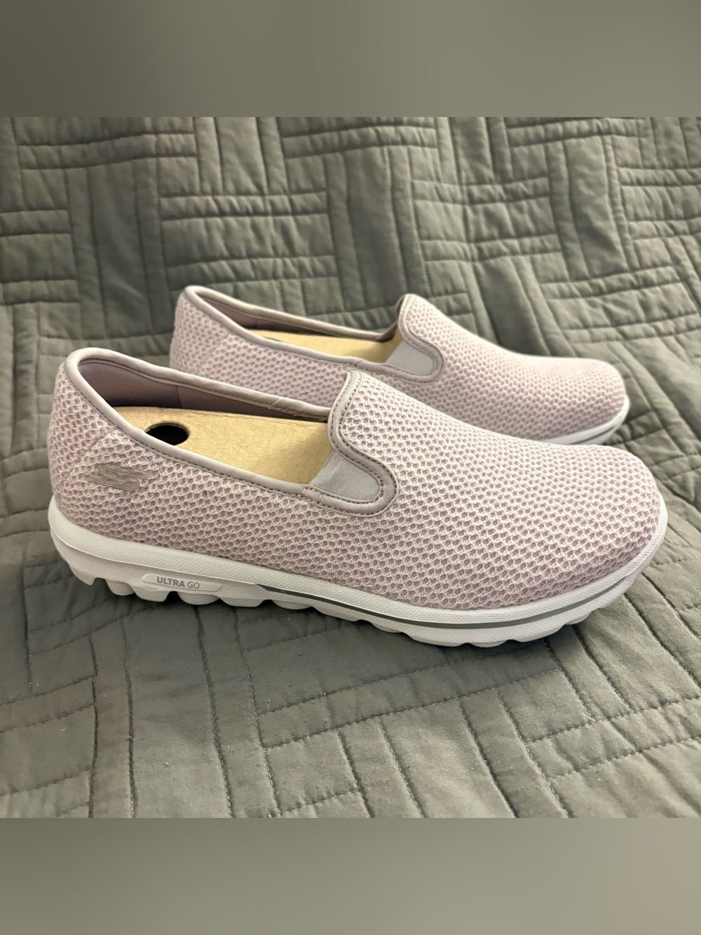 Skechers Go Walk Arch Fit Slip-On Comfort Shoes Dazzle Lavender - Women's 8